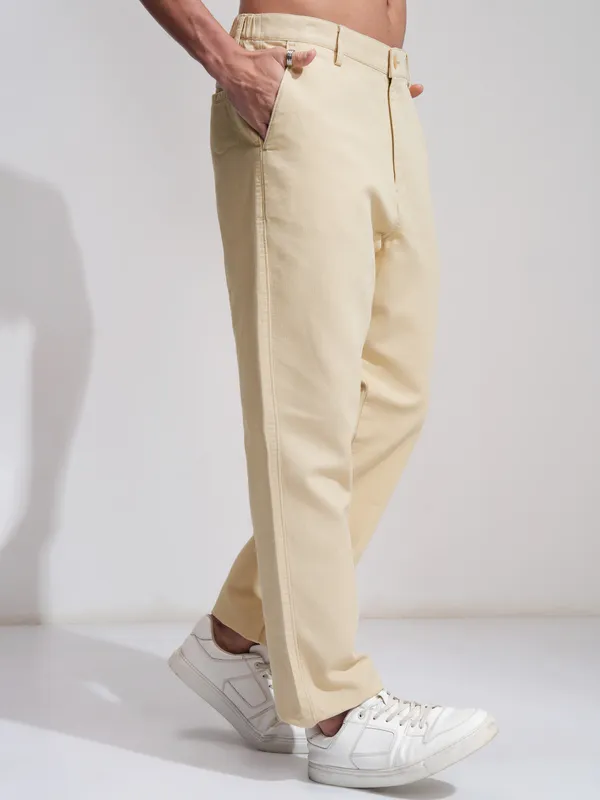 Highlander Men Beige Relaxed Fit Solid Casual Trouser