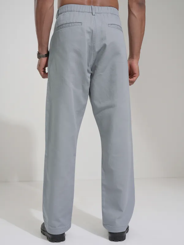Highlander Men Grey Straight Fit Solid Casual Trouser