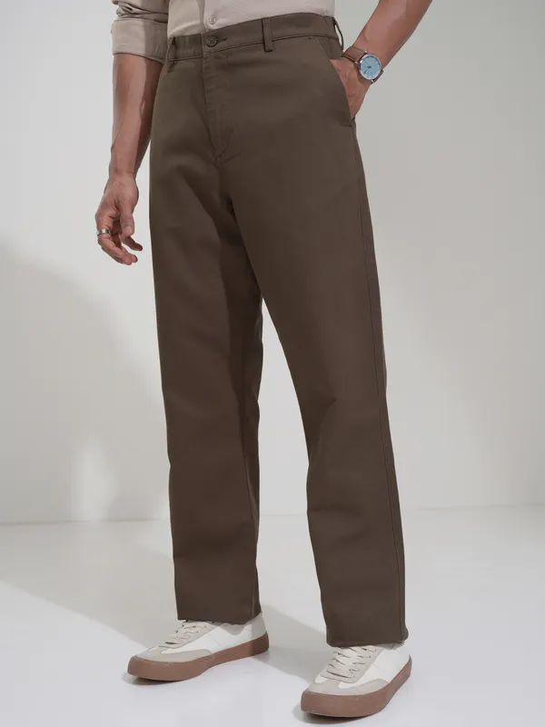 Highlander Men Tan Straight Fit Solid Casual Trouser