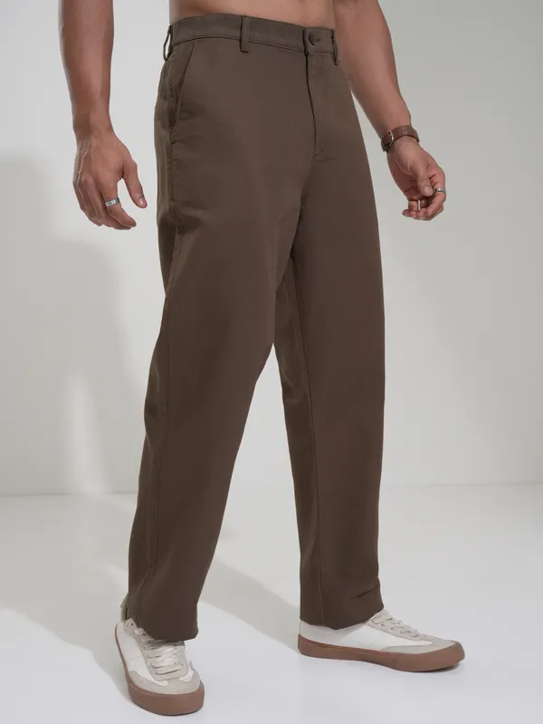 Highlander Men Tan Straight Fit Solid Casual Trouser