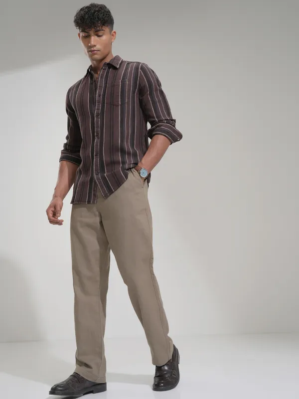 Highlander Men Brown Straight Fit Solid Casual Trouser