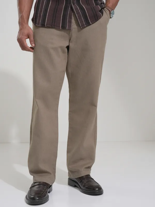 Highlander Men Brown Straight Fit Solid Casual Trouser