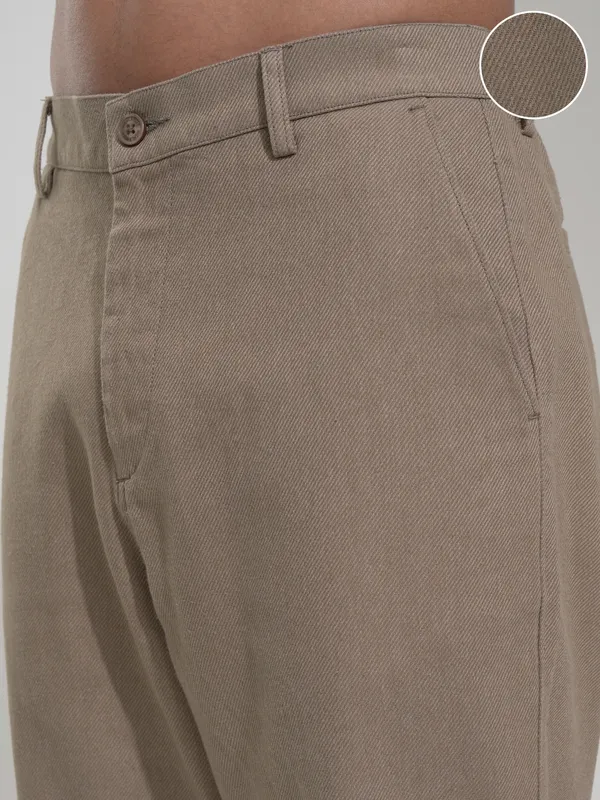 Highlander Men Brown Straight Fit Solid Casual Trouser