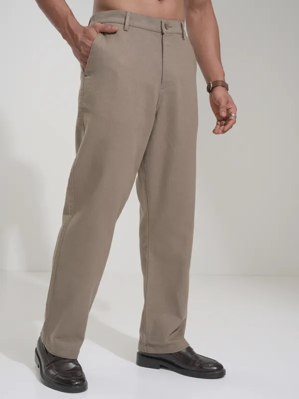 Highlander Men Brown Straight Fit Solid Casual Trouser