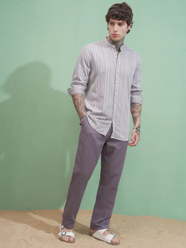 Highlander Men Purple Straight Fit Solid Casual Trouser