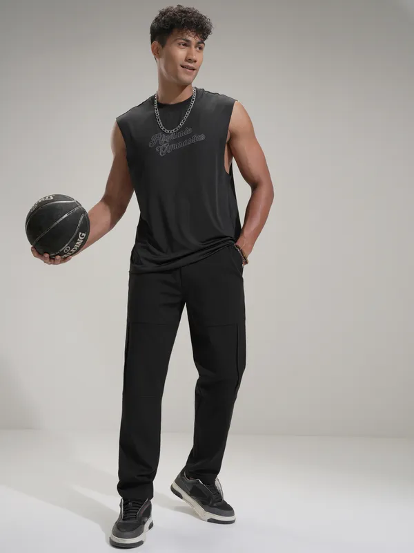 Highlander Men Black Relaxed Fit Solid Casual Trouser