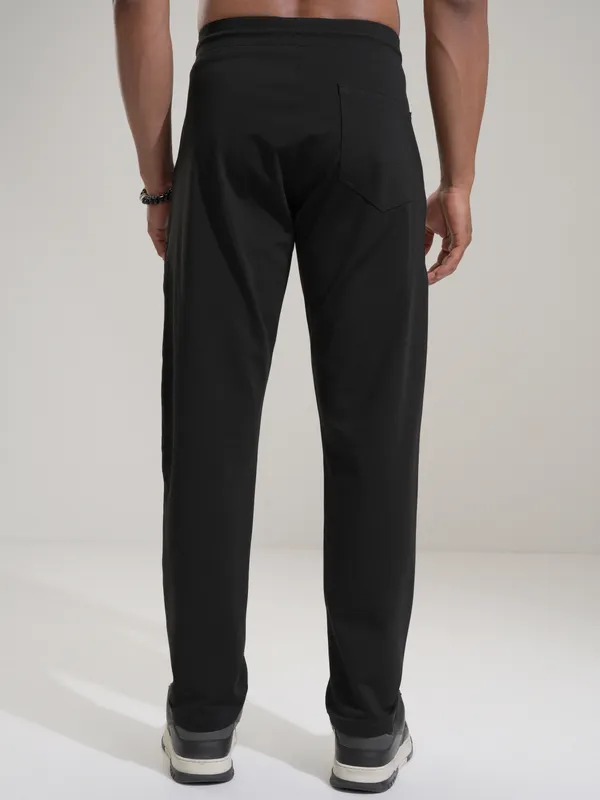 Highlander Men Black Relaxed Fit Solid Casual Trouser
