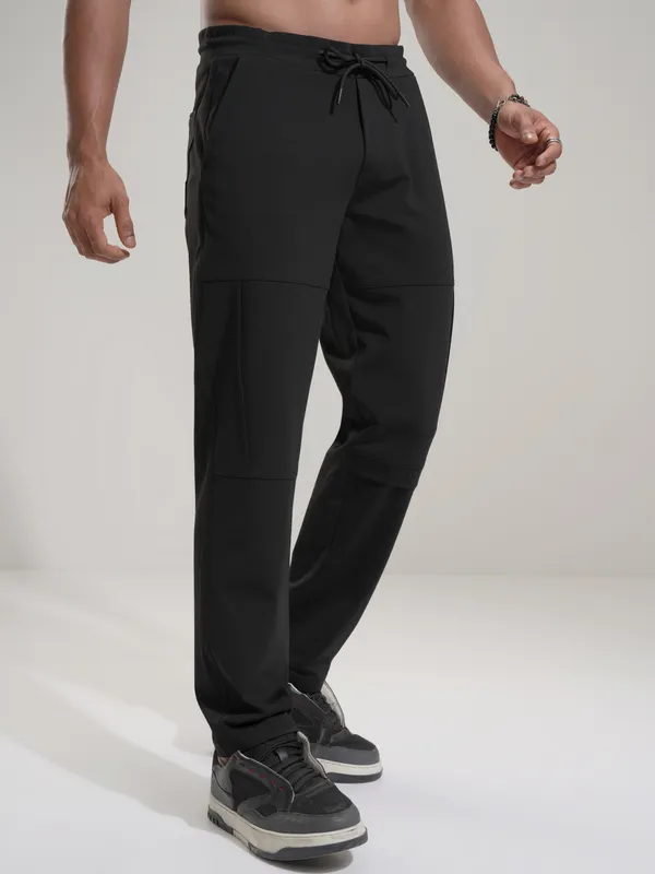 Highlander Men Black Relaxed Fit Solid Casual Trouser