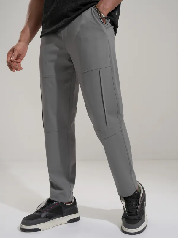 Highlander Men Grey Relaxed Fit Solid Casual Trouser