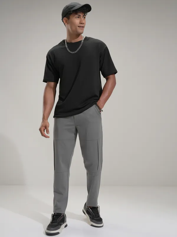 Highlander Men Grey Relaxed Fit Solid Casual Trouser