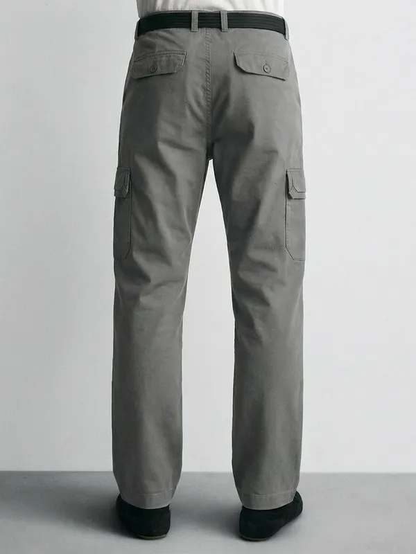 Highlander Men Grey Relaxed Fit Solid Cargo