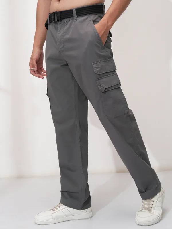 Highlander Men Grey Solid Relaxed Fit Cargos