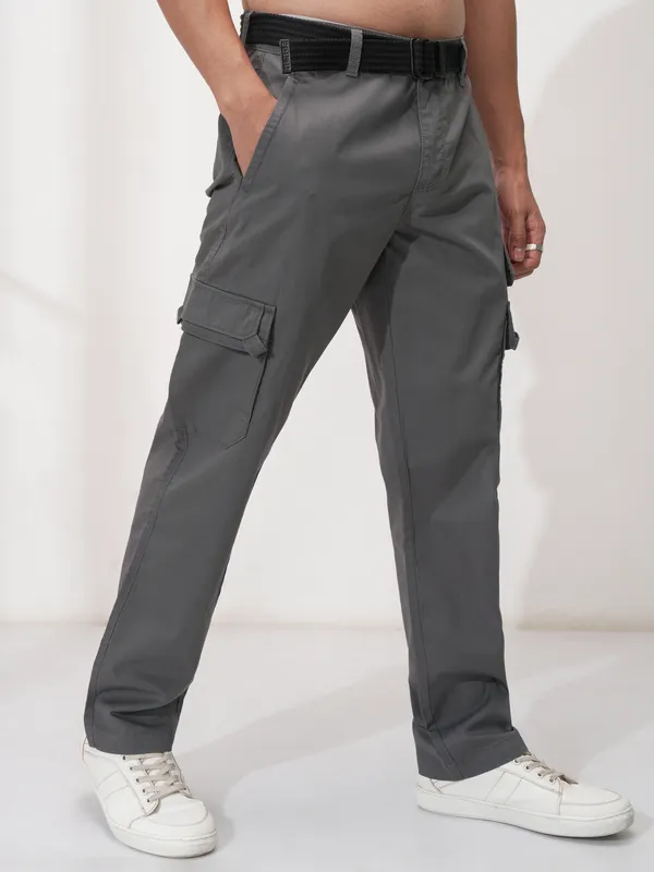 Highlander Men Grey Solid Relaxed Fit Cargos