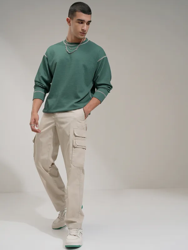 Highlander Men Grey Relaxed Fit Solid Cargos