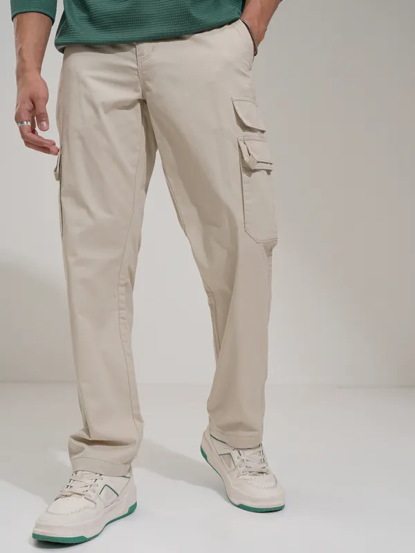 Highlander Men Grey Relaxed Fit Solid Cargos
