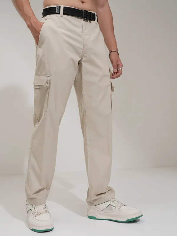 Highlander Men Grey Relaxed Fit Solid Cargos