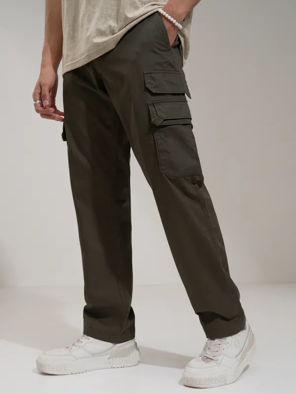 Highlander Men Grey Relaxed Fit Solid Cargo