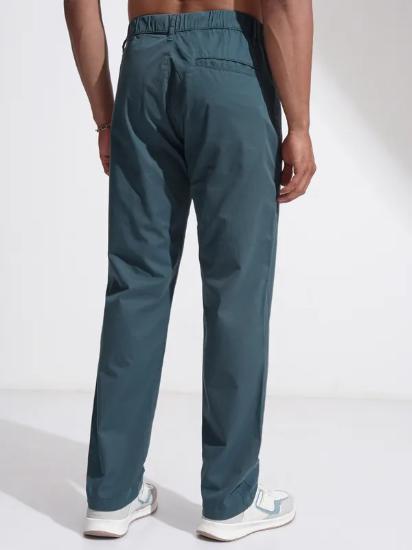 Highlander Men Green Relaxed Fit Solid Casual Trouser