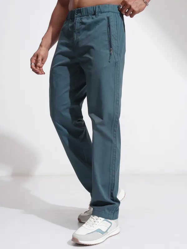 Highlander Men Green Relaxed Fit Solid Casual Trouser
