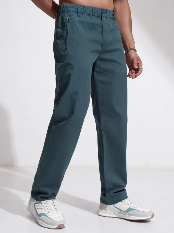 Highlander Men Green Relaxed Fit Solid Casual Trouser