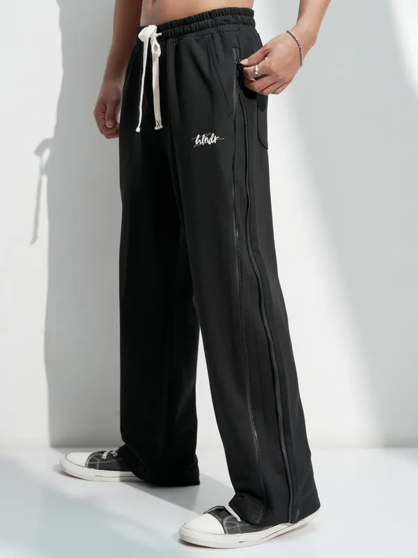 Highlander Men Black Solid Straight Fit Regular Trousers