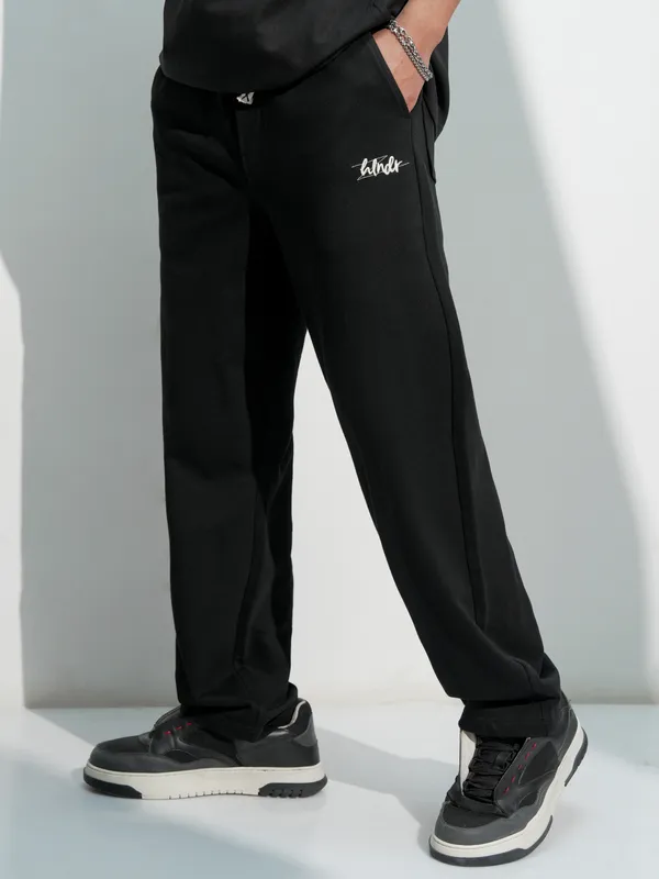 Highlander Men Black Solid Straight Fit Regular Trousers