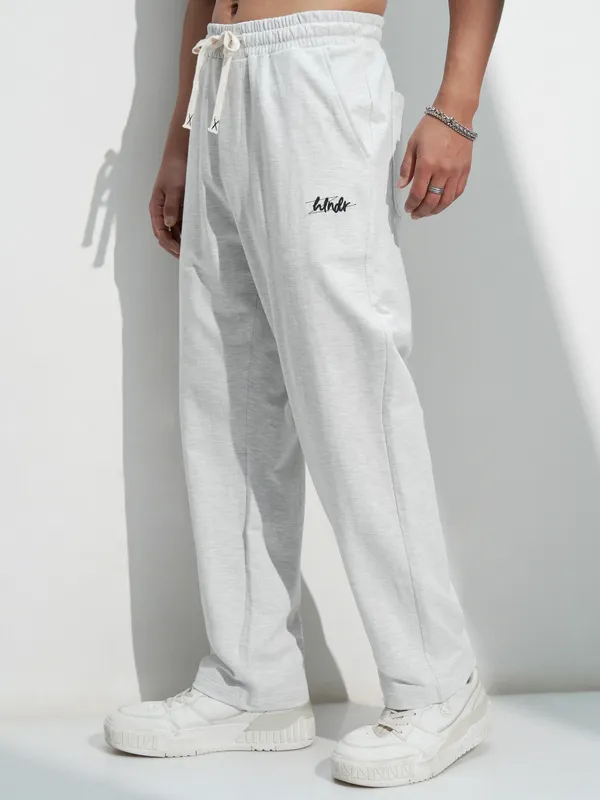 Highlander Men White Solid Straight Fit Regular Trousers