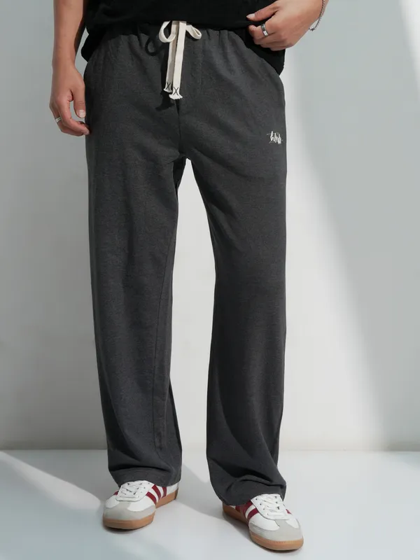 Highlander Men Charcoal Solid Straight Fit Regular Trousers