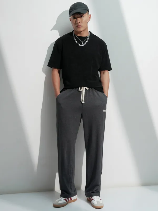 Highlander Men Charcoal Solid Straight Fit Regular Trousers