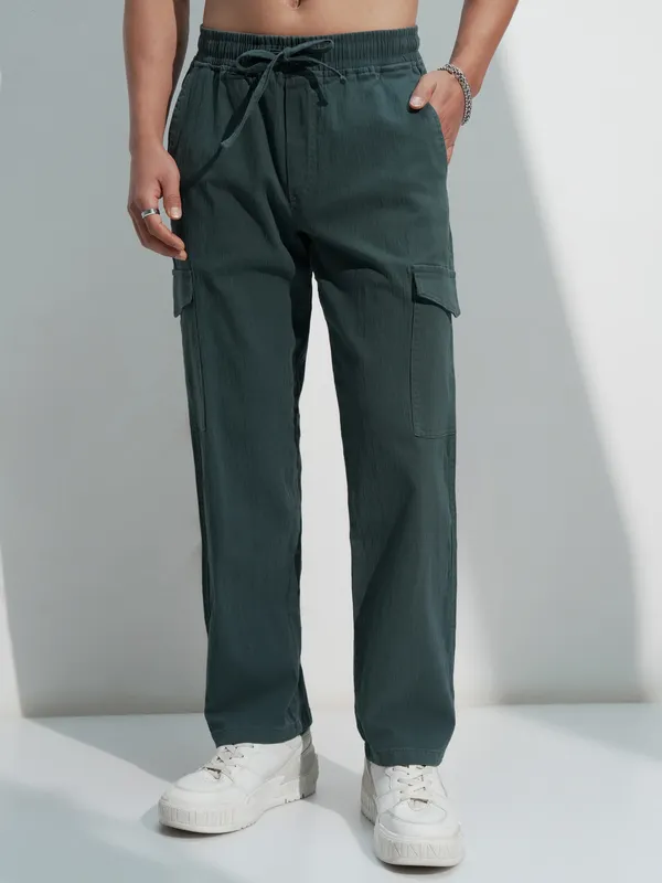 Highlander Men Teal Solid Straight Fit Cargos