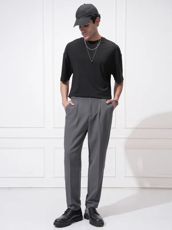 Highlander Men Grey Tapered Fit Solid Korean Pant