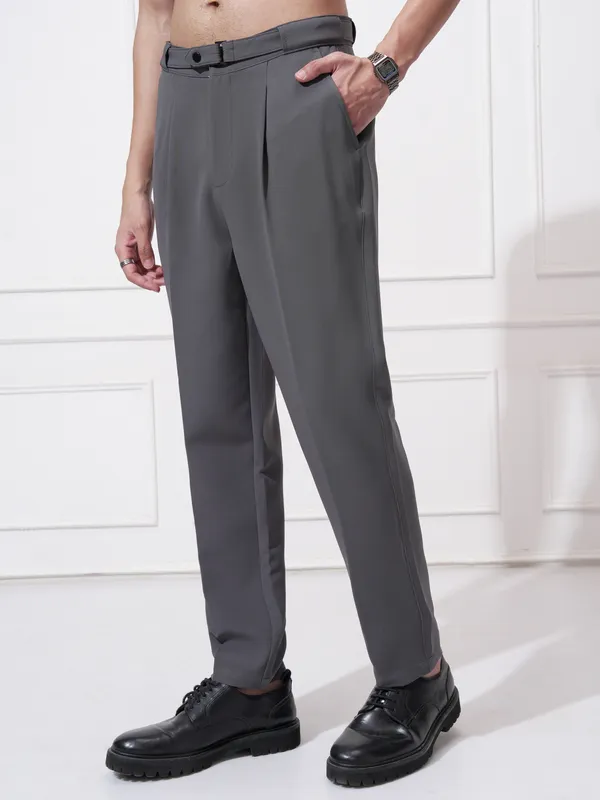 Highlander Men Grey Tapered Fit Solid Korean Pant