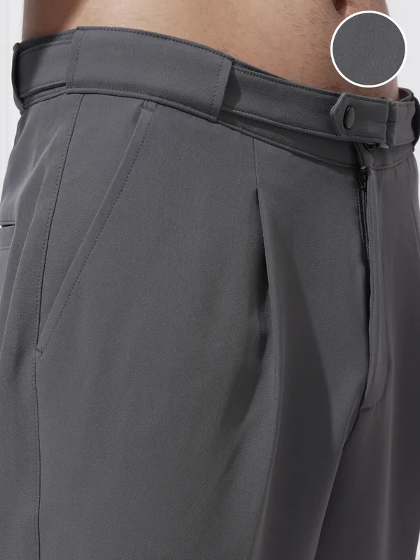 Highlander Men Grey Tapered Fit Solid Korean Pant