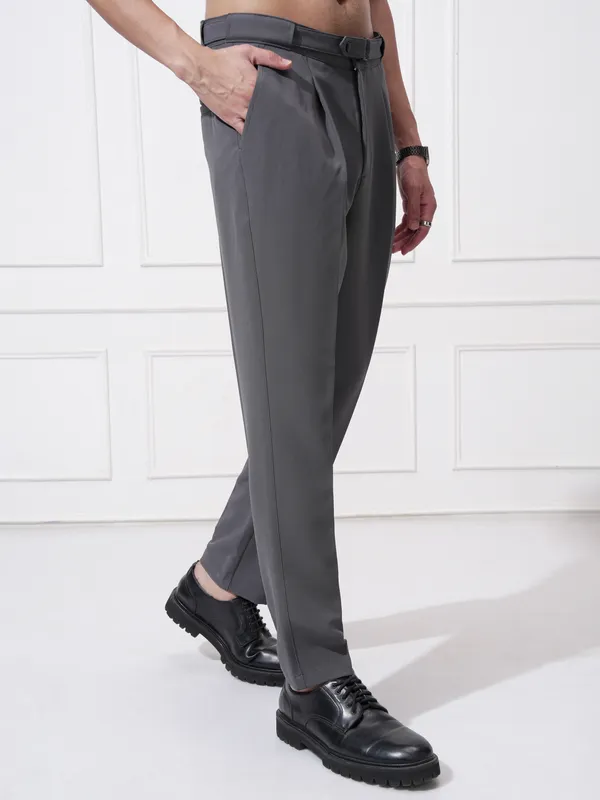 Highlander Men Grey Tapered Fit Solid Korean Pant
