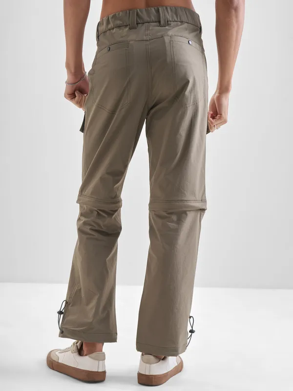 Highlander Men Pink Relaxed Fit Solid Cargos