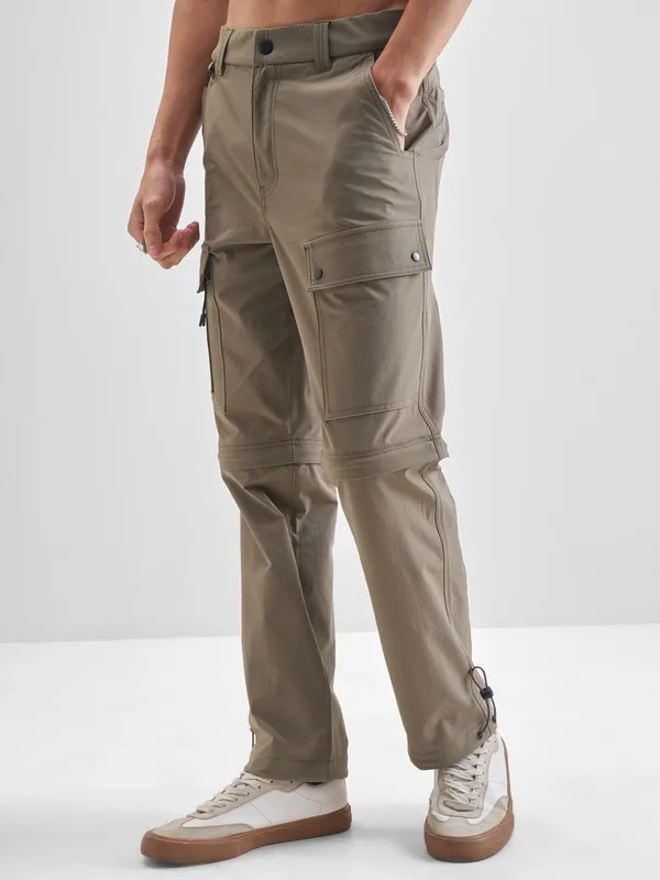 Highlander Men Pink Relaxed Fit Solid Cargos