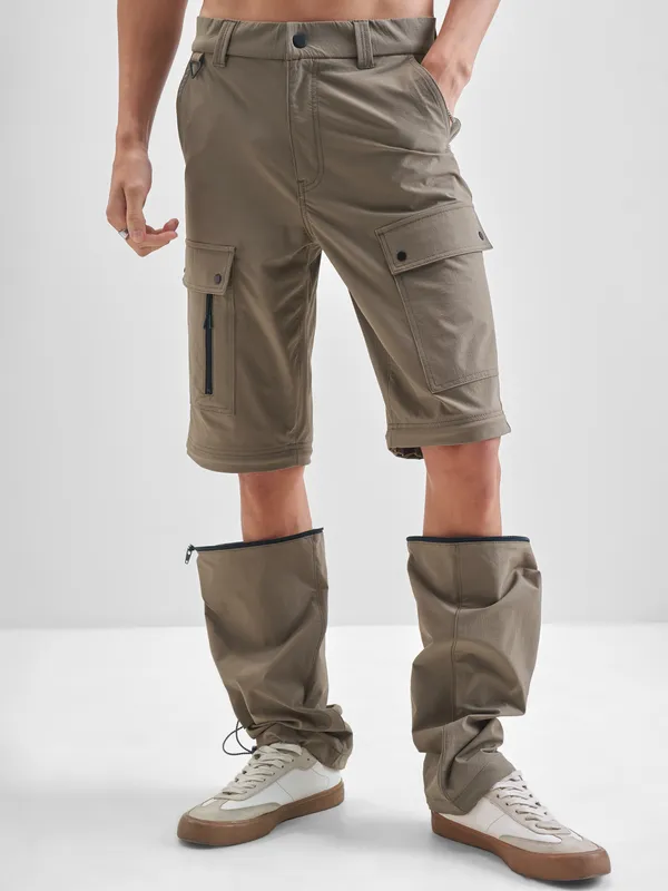 Highlander Men Pink Relaxed Fit Solid Cargos