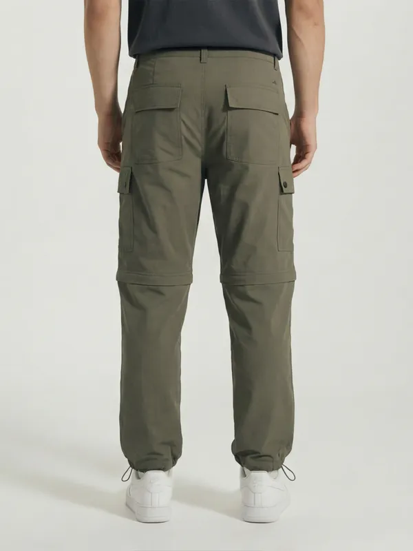 Highlander Men Olive Relaxed Fit Solid Regular Trouser