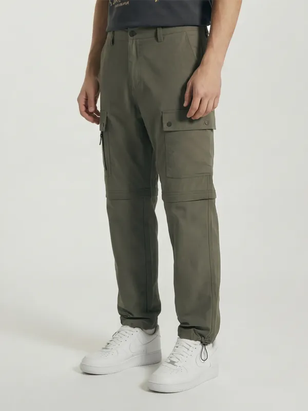 Highlander Men Olive Relaxed Fit Solid Regular Trouser