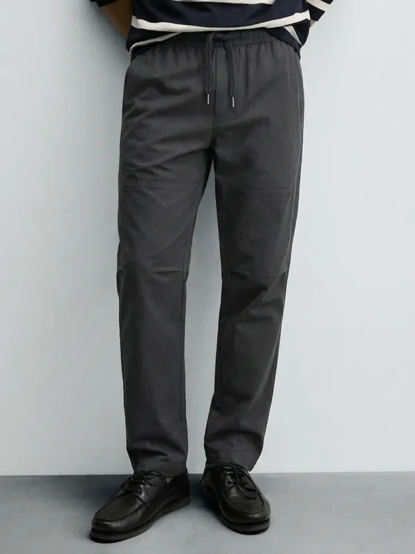 Highlander Men Black Relaxed Fit Solid Regular Trouser