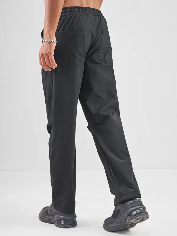 Highlander Men Black Relaxed Fit Solid Regular Trouser