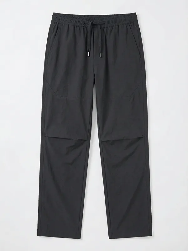 Highlander Men Black Relaxed Fit Solid Regular Trouser