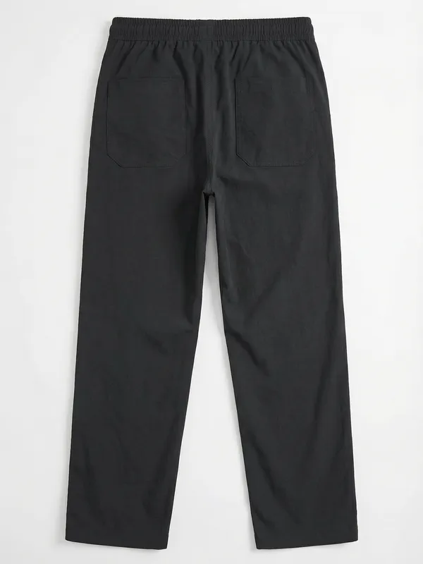 Highlander Men Black Relaxed Fit Solid Regular Trouser