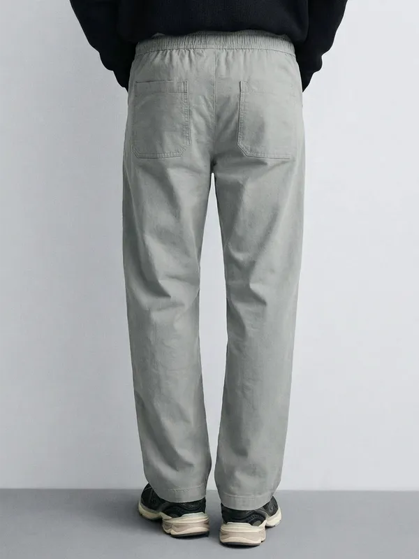 Highlander Men Grey Relaxed Fit Solid Regular Trouser
