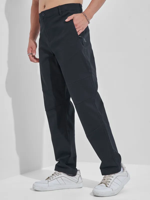Highlander Men Black Relaxed Fit Solid Regular Trouser