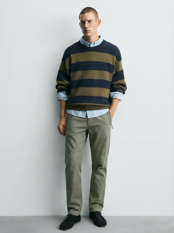 Highlander Men Grey Relaxed Fit Solid Cargos