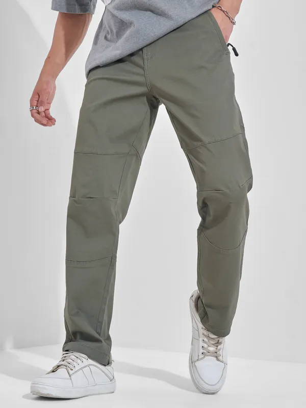 Highlander Men Grey Relaxed Fit Solid Cargos