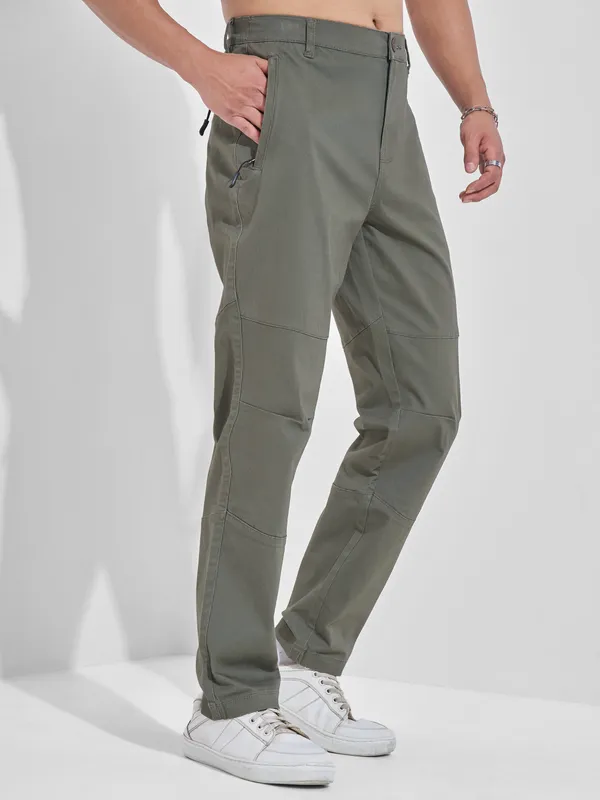 Highlander Men Grey Relaxed Fit Solid Cargos
