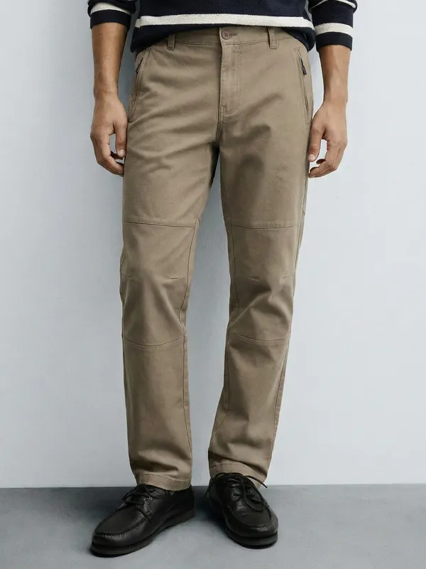 Highlander Men Taupe Relaxed Fit Solid Cargos