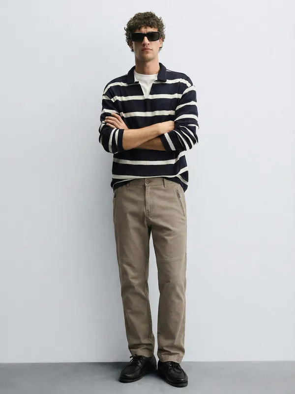 Highlander Men Taupe Relaxed Fit Solid Cargos